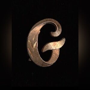 Vintage Mamselle initial G brooch